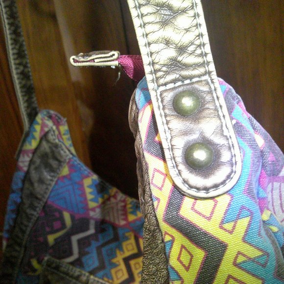 Native Design Purse - Picture 5 of 8